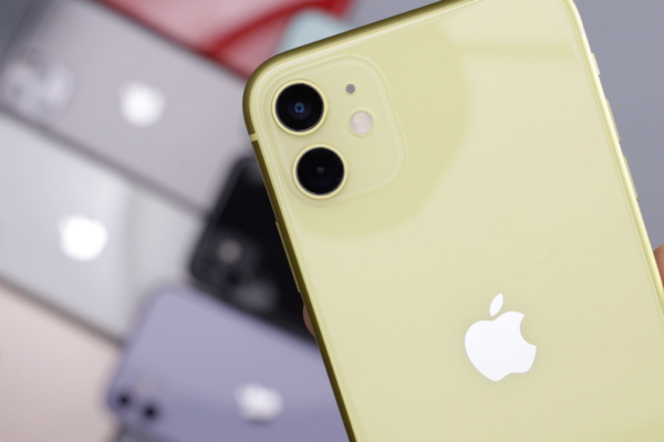 iPhone 11 Pro con tripla fotocamera