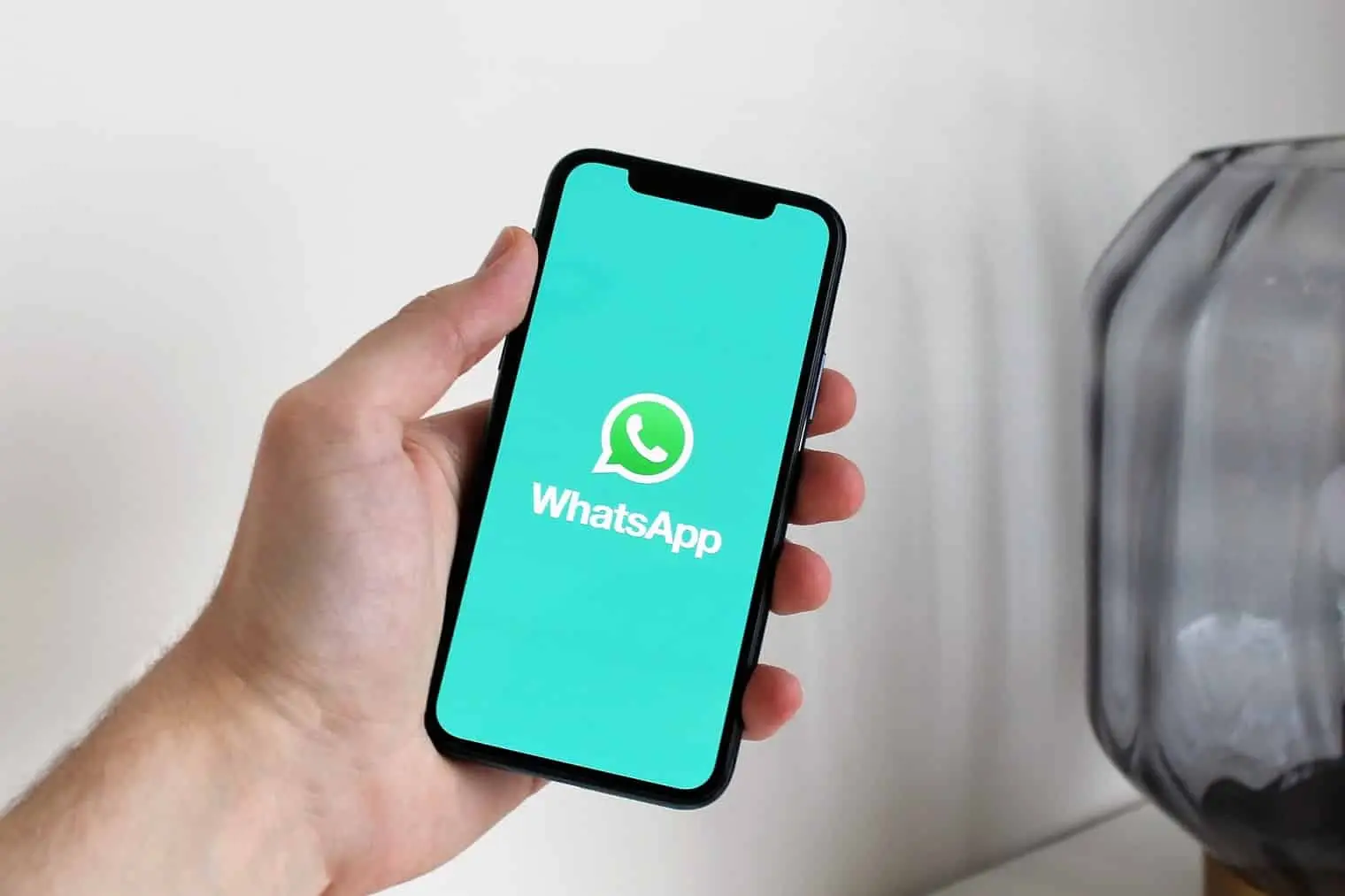 Immagine in evidenza per l'articolo: Come Trasferire Chat Whatsapp Da Iphone A Android